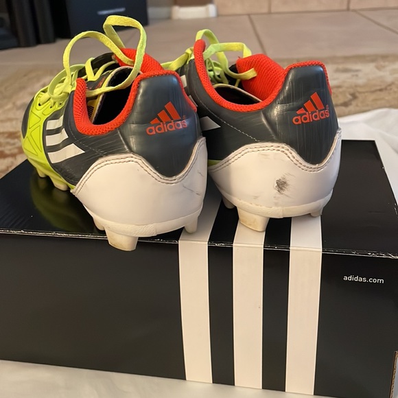 ADIDAS Good Condition Soccer Cleats Size 5 1/2 - Picture 4 of 7